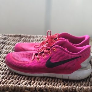 Women’s Nike Free Running Shoes, GREAT condition